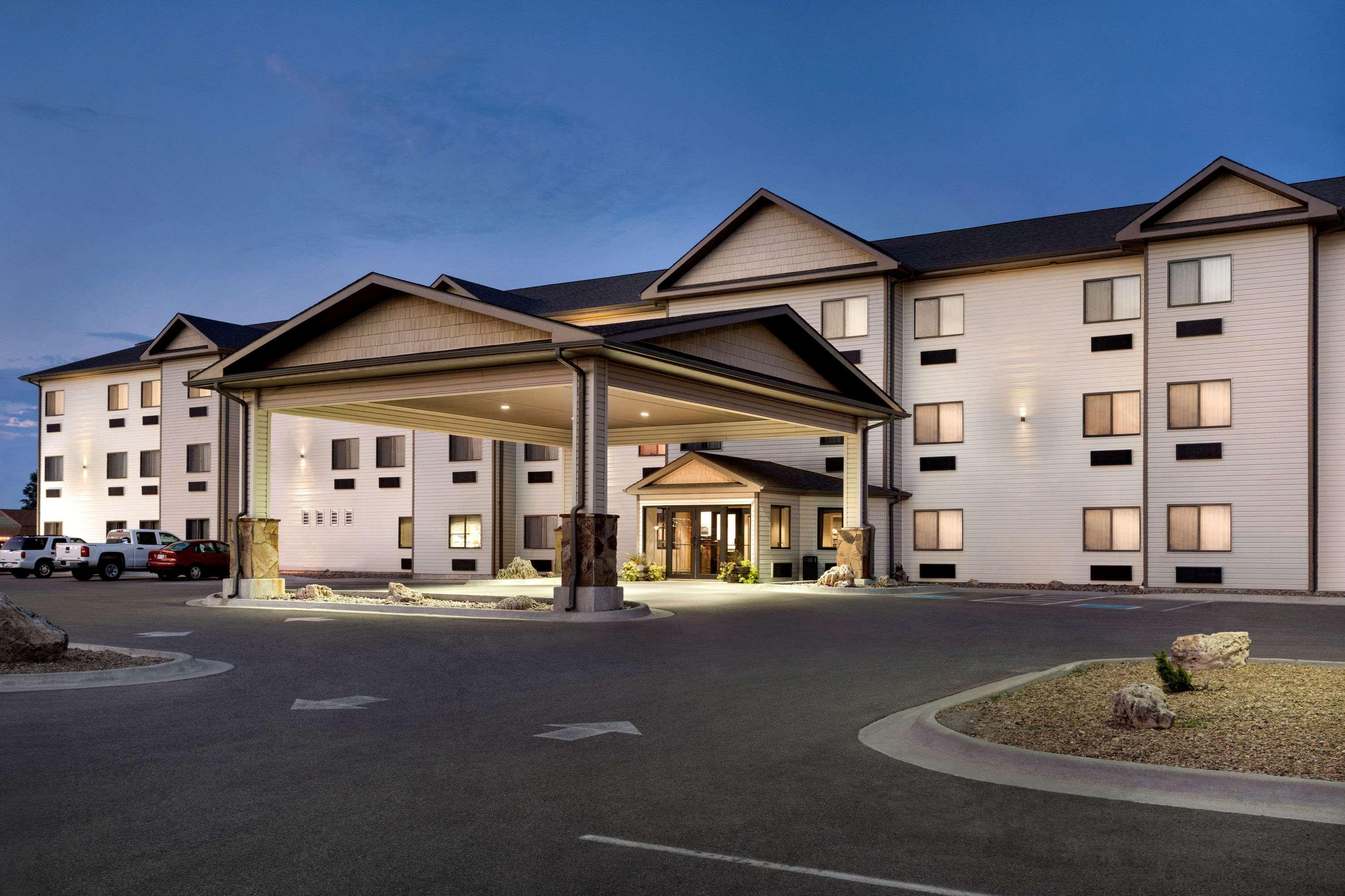 Baymont By Wyndham Wellington Hotell Exteriör bild